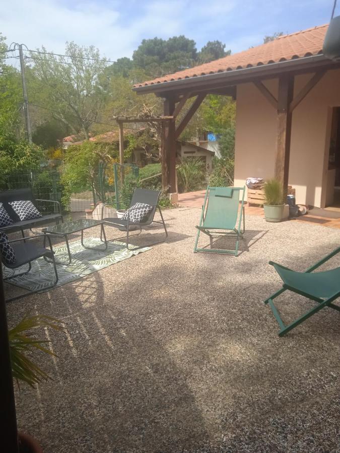 Maison Au Dessus Du Lac De 比斯卡罗斯 外观 照片