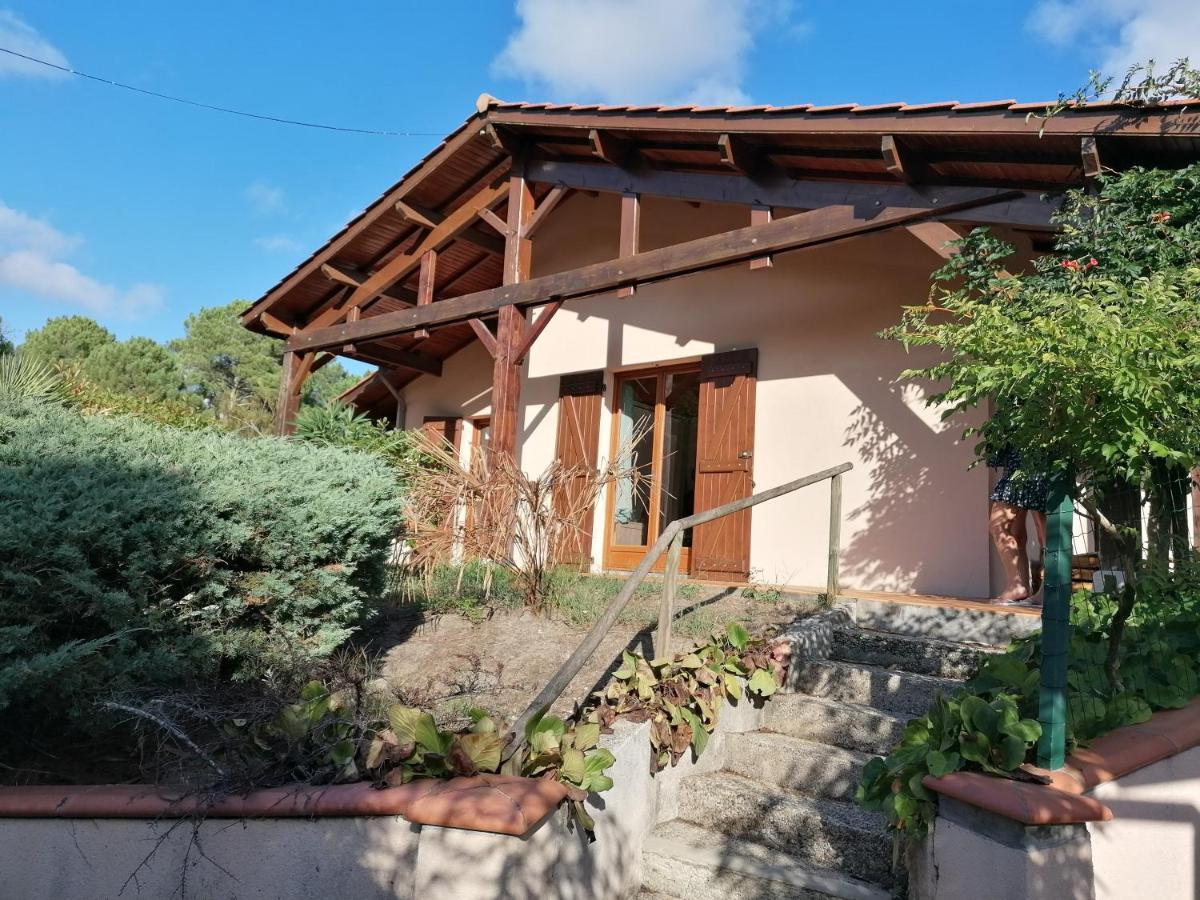 Maison Au Dessus Du Lac De 比斯卡罗斯 外观 照片